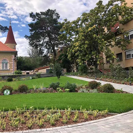 Toni Otel Budapeşte