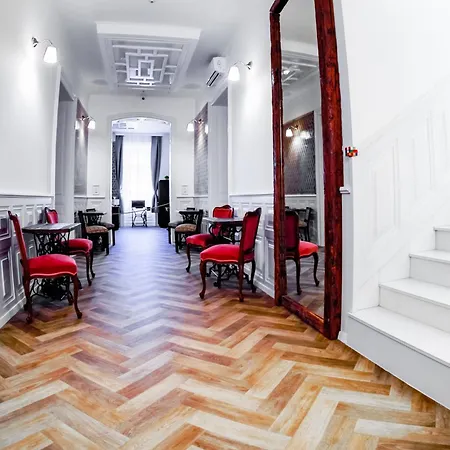 Toni Hotel
